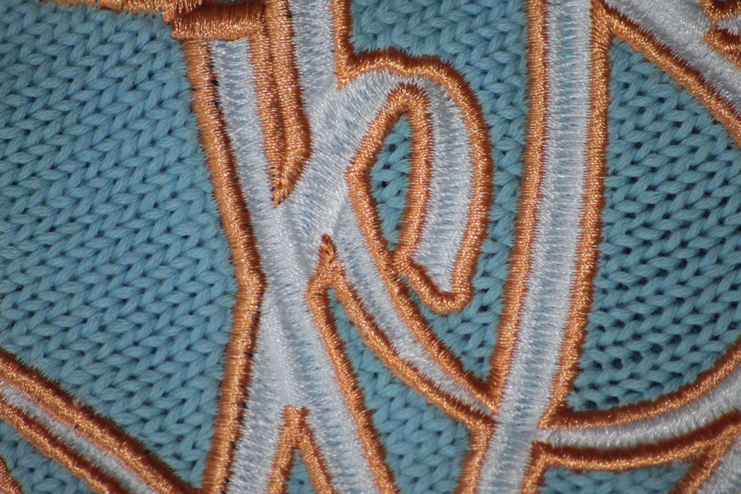 Jogging Bleu ciel et orange Knitted. BRAKO Couture.